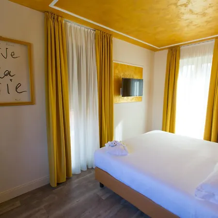 Hotel Al Campanile - Luxury Suites & Apartments Baveno Exterior photo